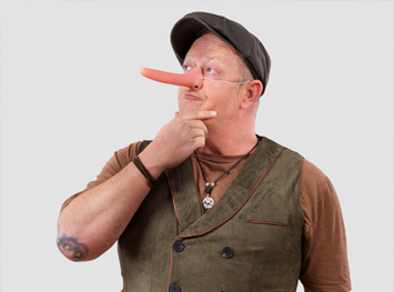Unser Comedian mit Schildkappe und langer Nase