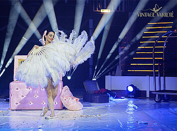 Tolle Tänzerin beim Vintage Variete Dinner in Konstanz
