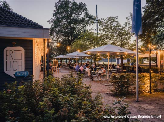 Außenansicht des Restaurants Freilich am See