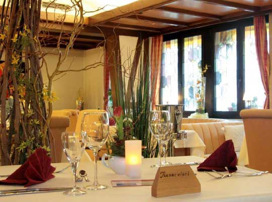 Gedeckter Tisch im Hotel-Restaurant Kempf