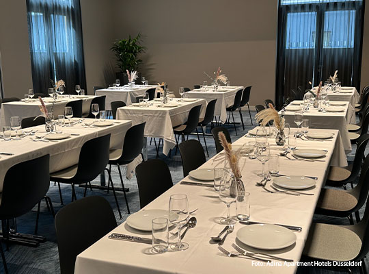 Innenansicht des Adina Apartment Hotels in Düsseldorf