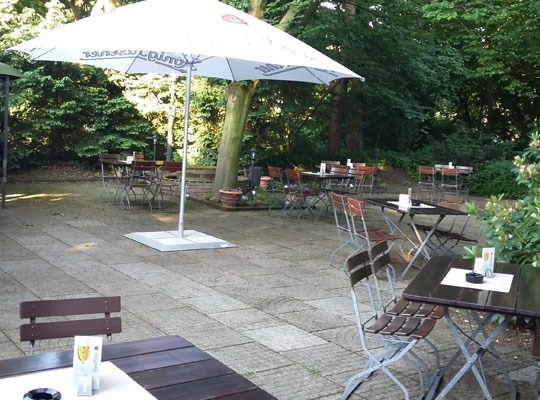 Große Außenterrasse als Biergarten genutzt, optimal für das Dinnerkrimi Open-Air