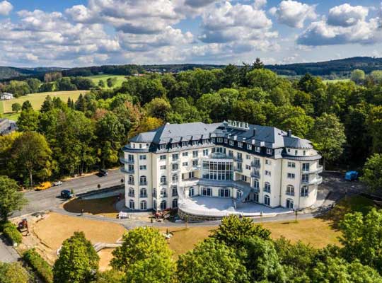 Das schöne Parkhotel in Hachenburg in der Vogelperspektive