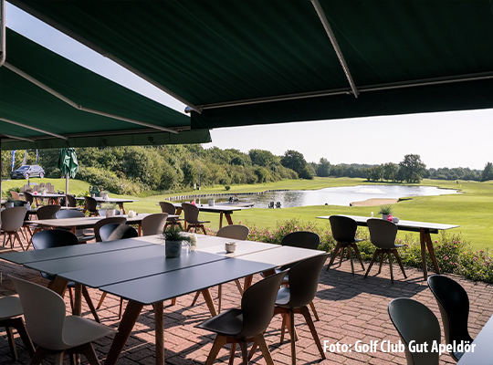 Außenbereich mit Terrasse