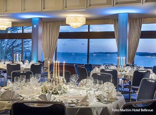 Abendlicher, unvergleichlicher Ausblick auf die Ostsee vom Restaurant au