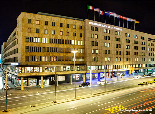 Die moderne Außenfassade des Steigenberger Graf Zeppelin Hotels lädt ein zu einem spannenden Krimidinner Abend!