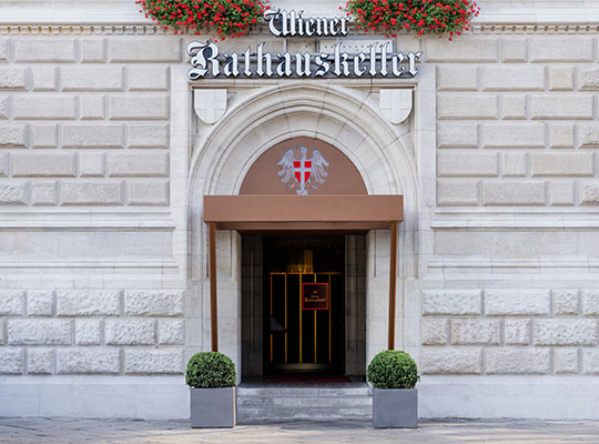zu sehen ist die Außenansicht des Wiener Rathauskeller in Wien