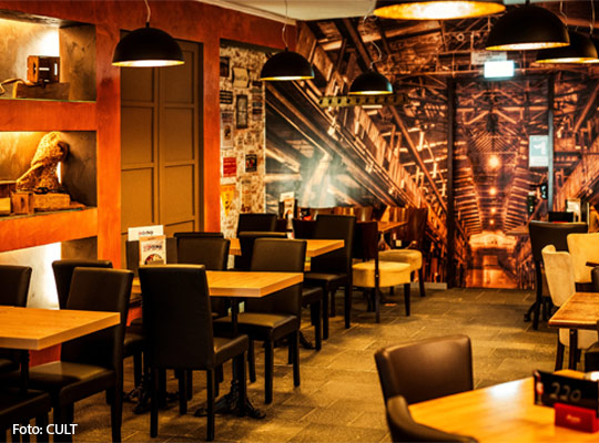 stilvoller Innenraum im CULT für das Krimidinner