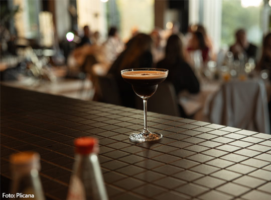 Leckerer Espresso Martini im Plicana in Bad Schönborn beim Krimidinner.