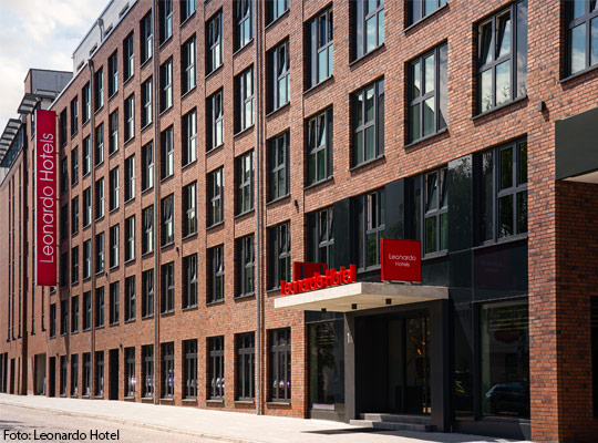 Fassade des Leonardo Hotels in Hamburg