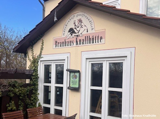 Außenansicht Eingang Brauhaus Knallhütte