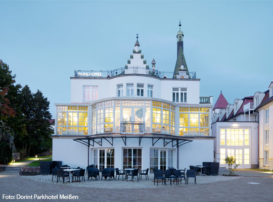 Außenansicht des Wintergartens im Dorint Parkhotel Meißen