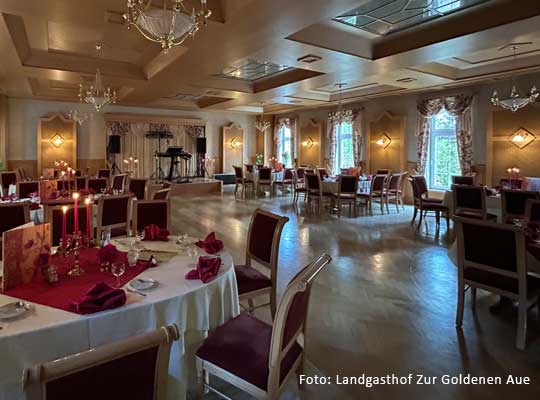 festliches Ambiente im Landgasthof zur goldenen Aue in Nordhausen beim Dinnerkrimi
