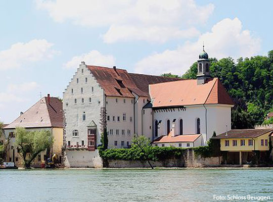Schöne Außenansicht des Schloss Beuggens.