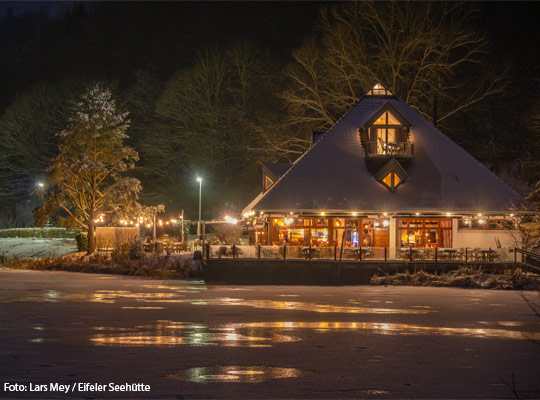 Schöne Außenansicht der Eifelerhütte.