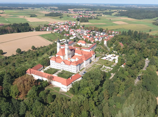 Vogelperspektive vom Kloster Roggenburg - unserer Location beim Krimidinner Roggenburg