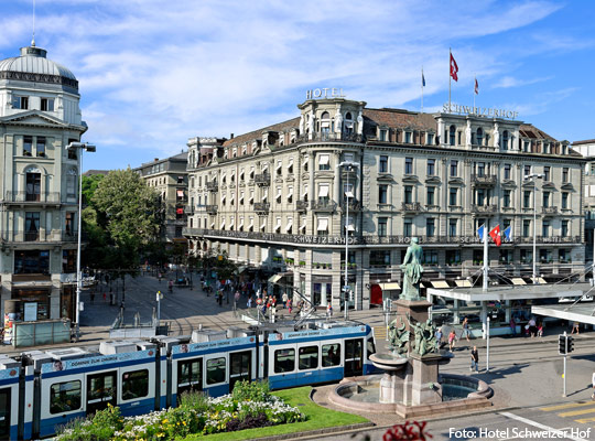 Außenansicht des Hotels Schweizer Hof in Zürich
