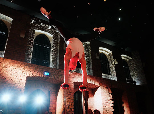 Atemberaubende Varieté Dinner Show